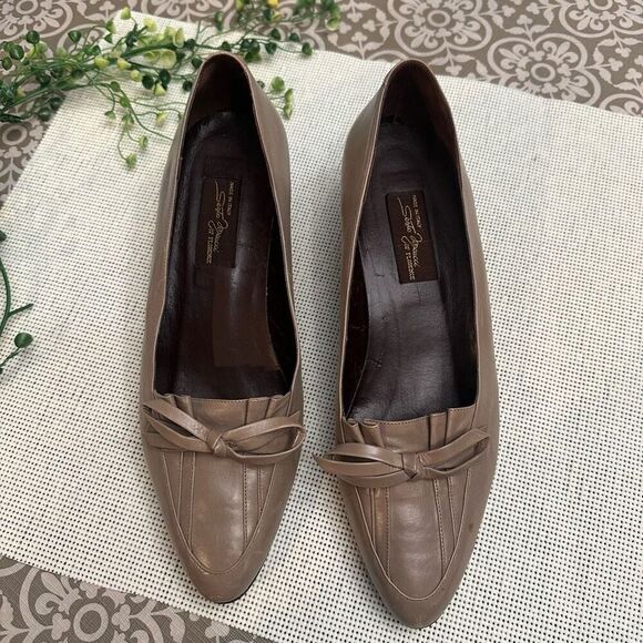 Sesto Meucci Made in Italy Dark Gray‎ Leather Pleated Bow Low Heel Pumps 8.5M - Picture 1 of 9